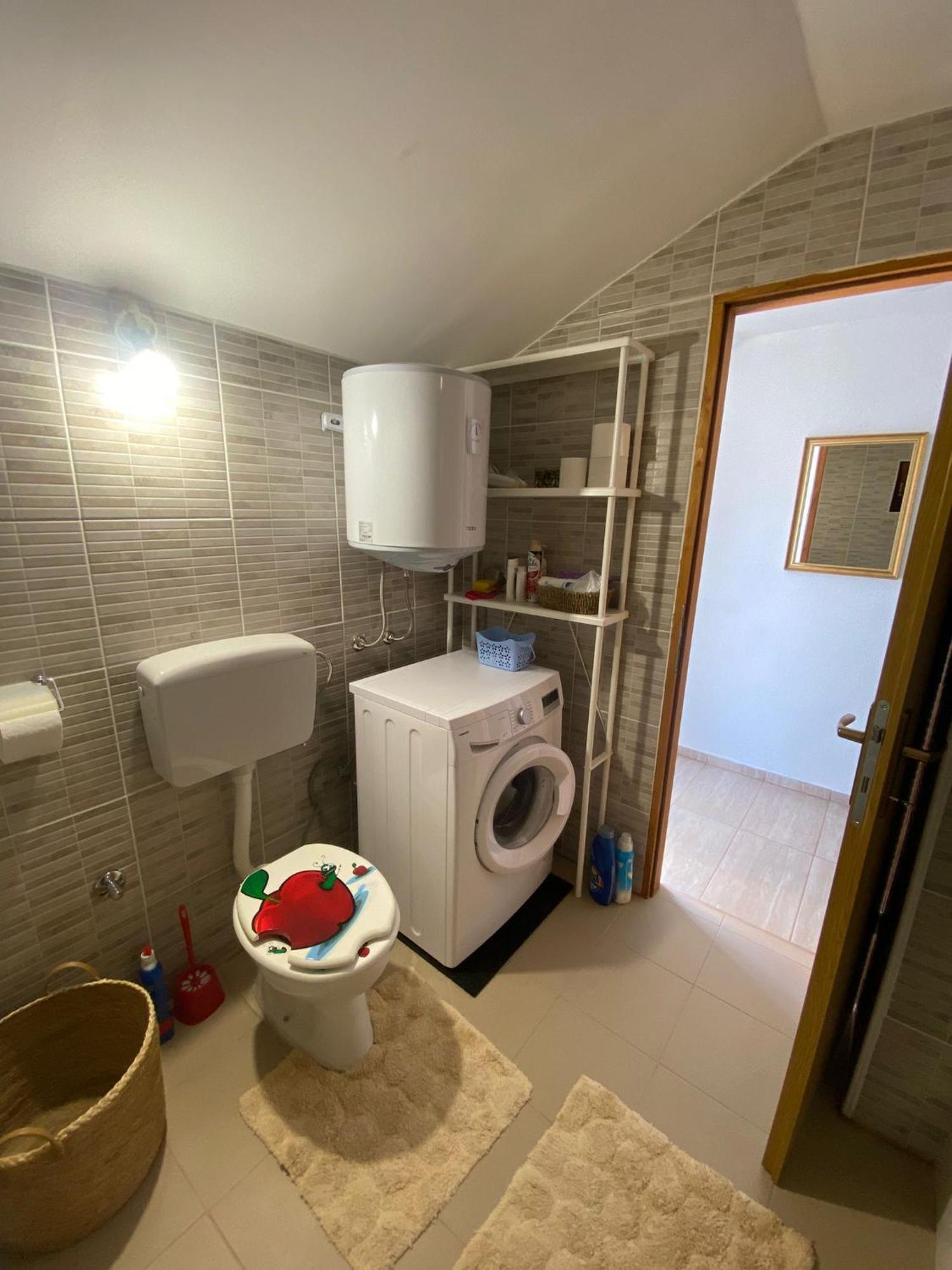Apartmani Anka Gornji Karin Exteriör bild